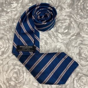 New Brooks Brothers silk tie